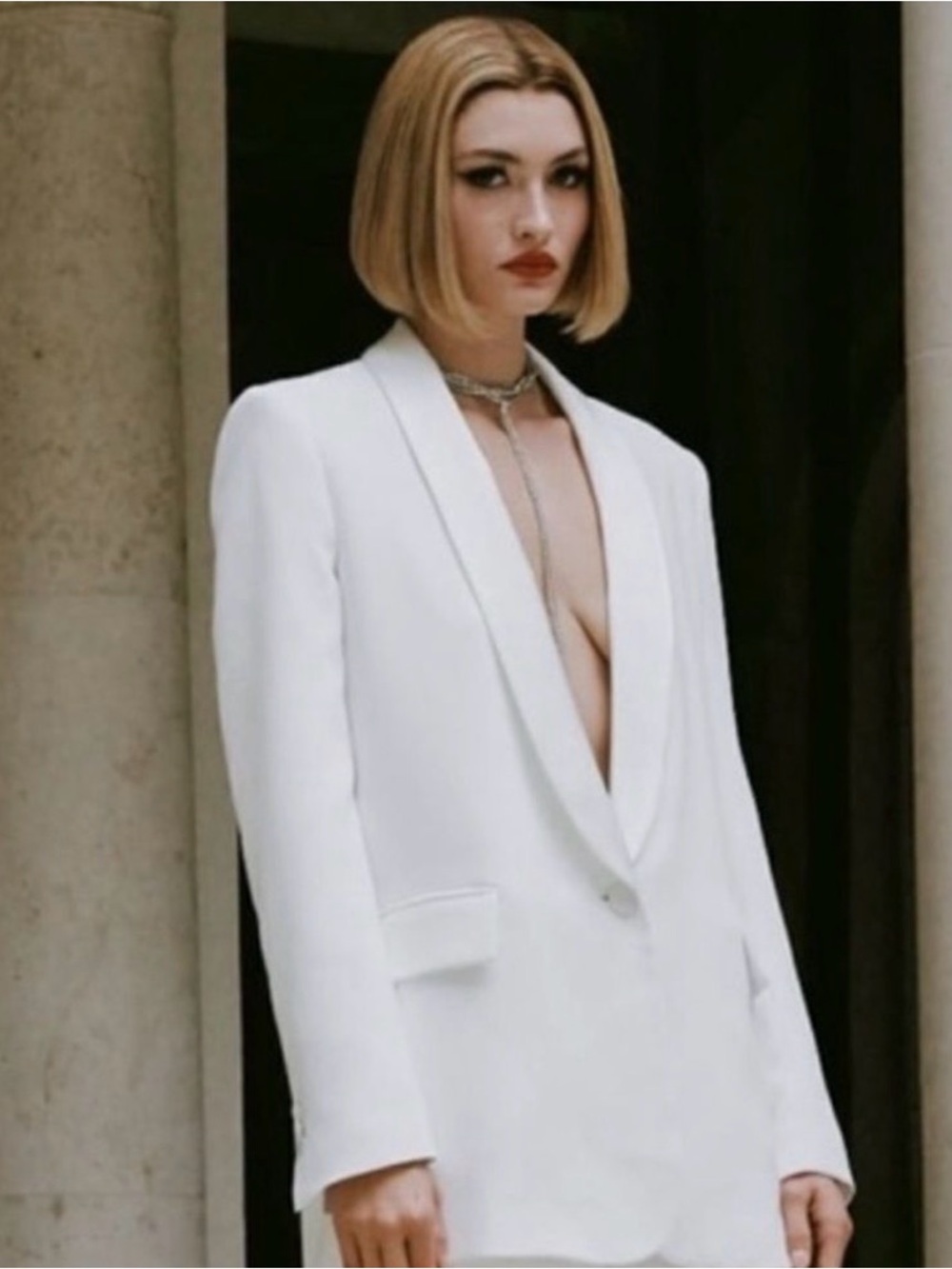 Zara White Blazer satin lapel tuxedo single button xs two pockets lined
Classic